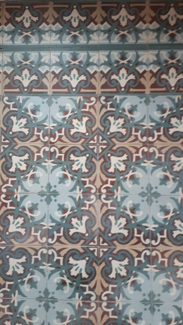 Carrelage Ciment Céramique Ancien Fleurs et Lys Réf 020