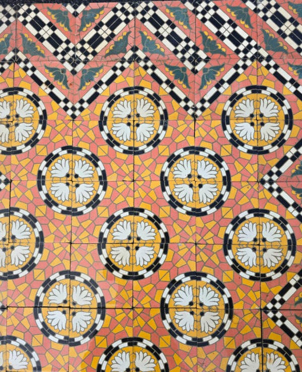 Carrelage Céramique Ancien  Réf 140  Fleurs & mosaïques - 15m2
